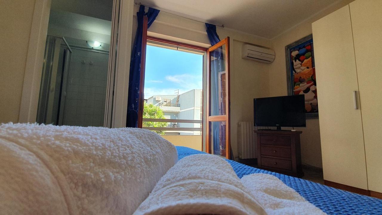 Em Holiday Apartment Quartu SantʼElena Eksteriør bilde