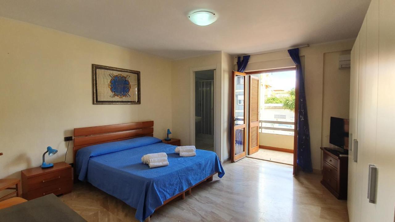 Em Holiday Apartment Quartu SantʼElena Eksteriør bilde