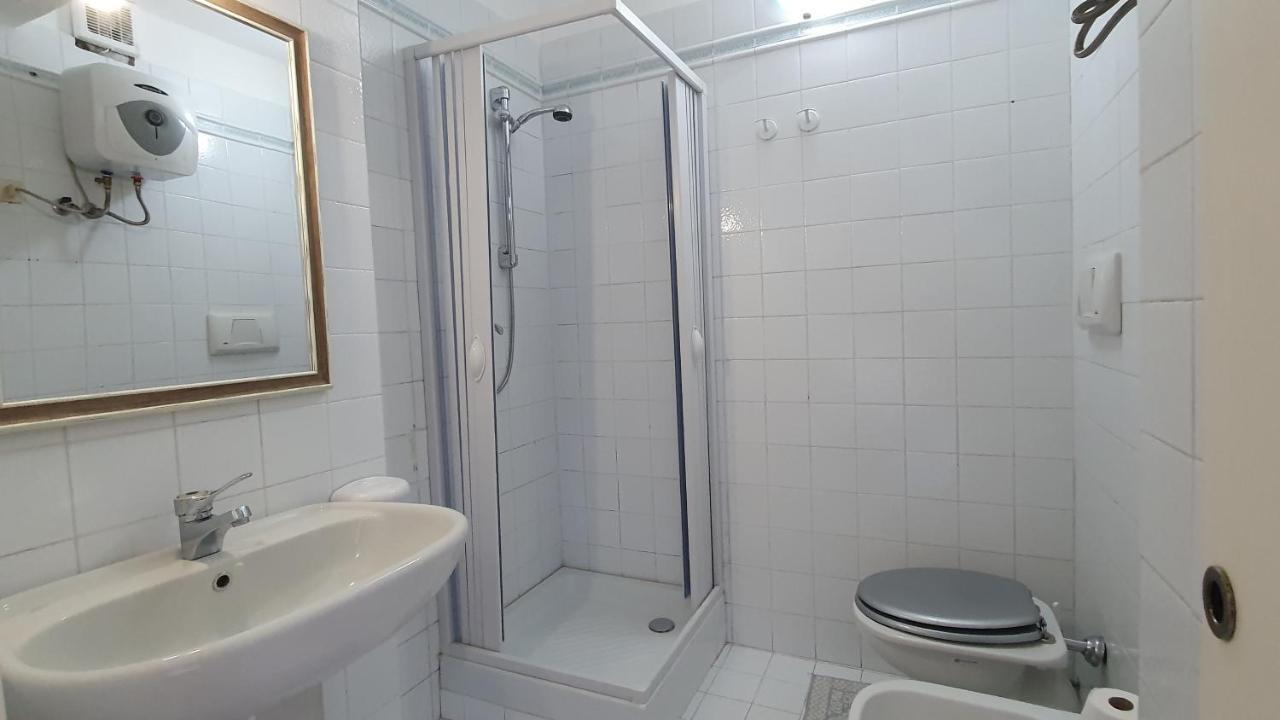 Em Holiday Apartment Quartu SantʼElena Eksteriør bilde